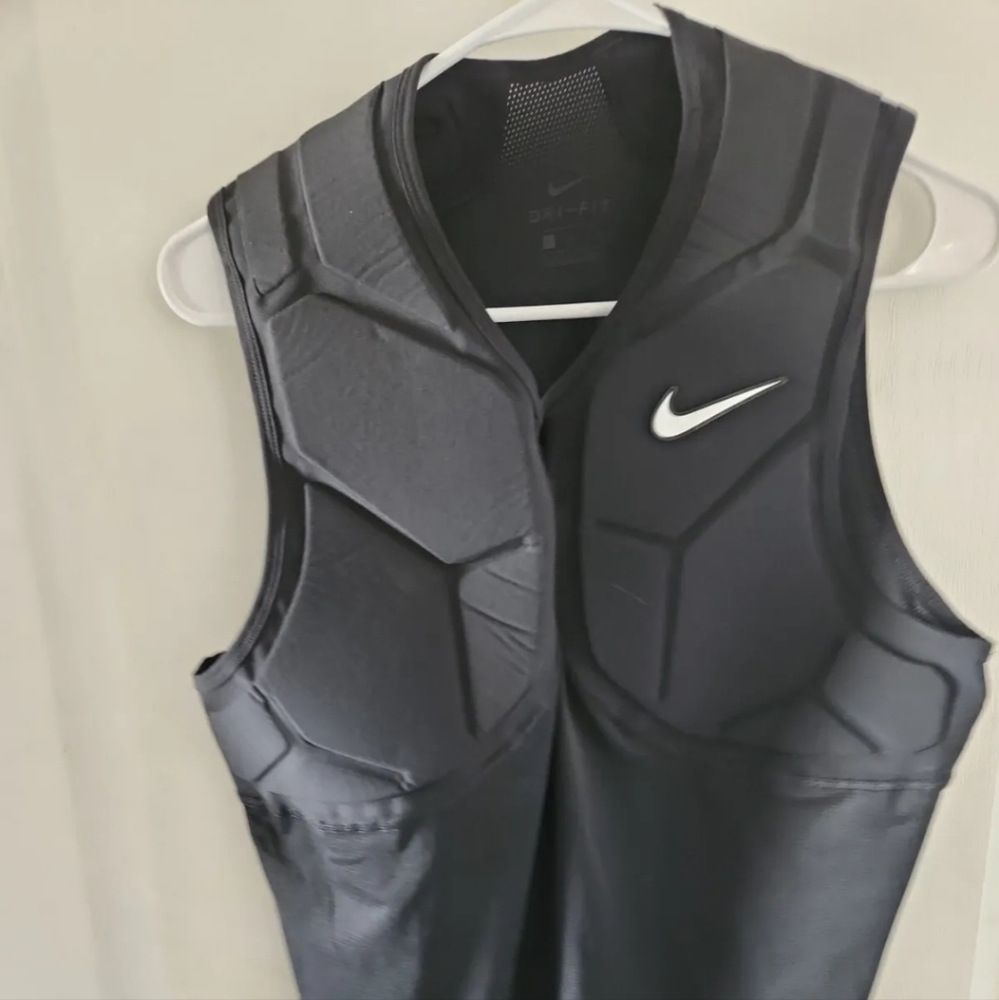 Nike Dri-Fit Black Sleeveless Top SZ L